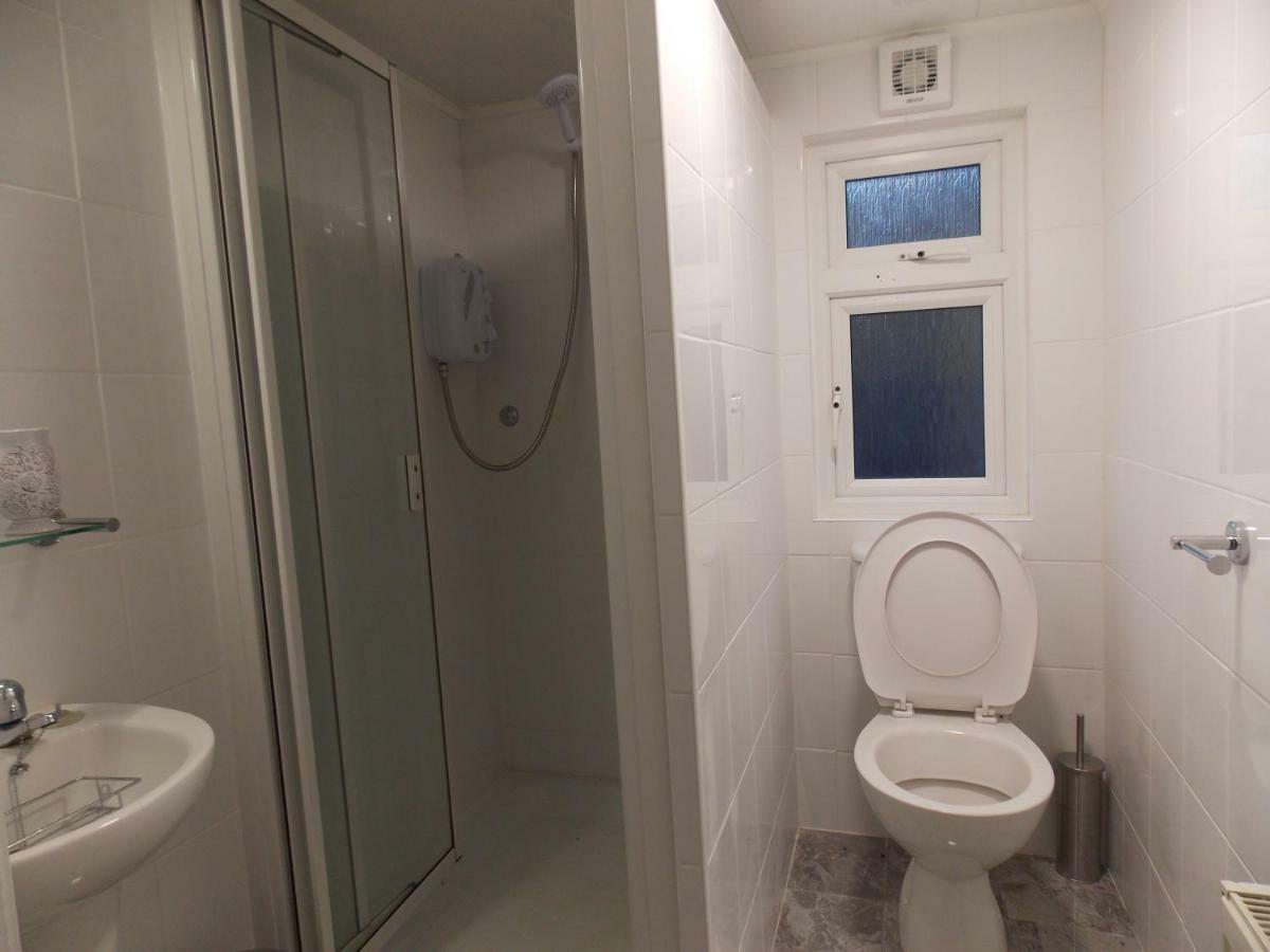 Отель The Cabins Kirikee Экстерьер фото